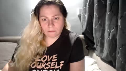 Laura online show from February 27, 10:20 pm