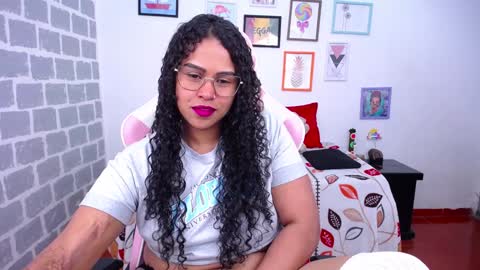 Karen online show from December 14, 6:24 am