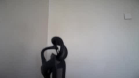 Emma online show from December 5, 8:25 am