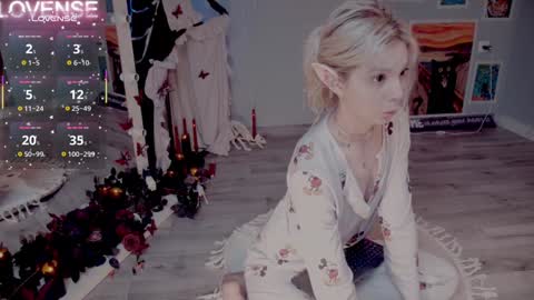 NONA    follow online show from November 13, 5:28 am