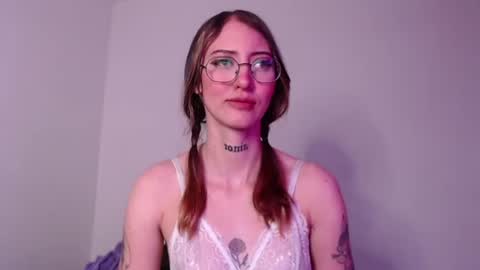 carmennrusso online show from December 17, 5:00 am