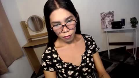 Carolina online show from December 8, 12:40 am