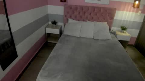 Snapshot of carol_pinter chatting on January 8, 1:52 pm Carol online show from January 8, 1:52 pm