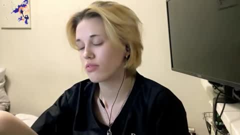 Call me Carol online show from November 17, 4:40 pm