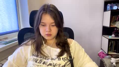 carolindueno online show from March 3, 7:47 am