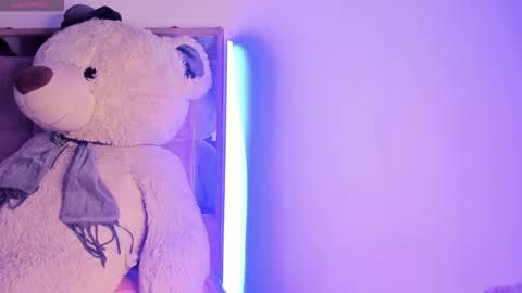 caroline 3 online show from October 1, 3:22 am