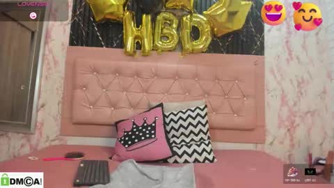 caroline daring online show from November 15, 7:04 pm