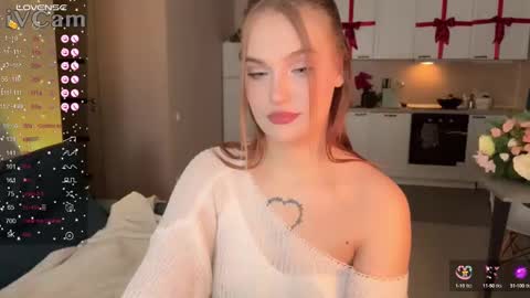 Snapshot of caroline_kiparis chatting on February 9, 12:29 am Caro online show from February 9, 12:29 am