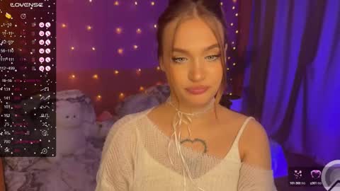 Snapshot of caroline_kiparis chatting on February 26, 11:59 pm Caro online show from February 26, 11:59 pm