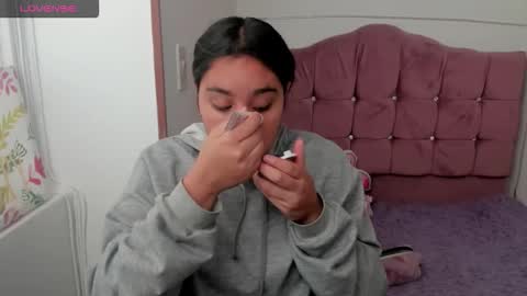 caroline_rodriguez_9 online show from November 18, 3:02 pm