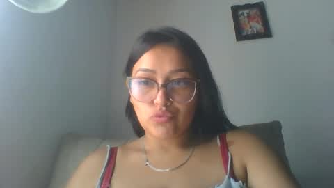 carolineconejita87 online show from December 22, 7:17 pm