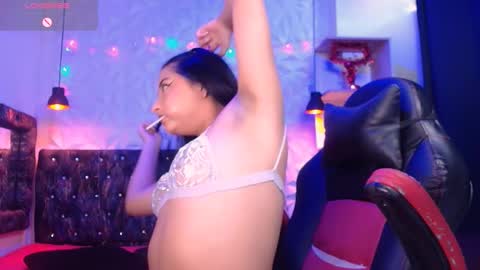 Caroline Scoth online show from February 6, 6:13 pm