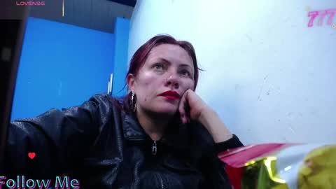 Carolinhe  online show from June 2, 8:32 pm