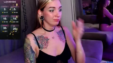 Snapshot of carrie_moonshine chatting on February 9, 7:19 pm Carrie online show from February 9, 7:19 pm