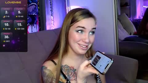 Snapshot of carrie_moonshine chatting on September 21, 6:17 pm Carrie online show from September 21, 6:17 pm