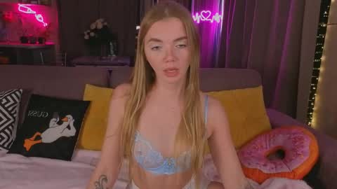 carriebradshawww online show from May 15, 9:50 pm