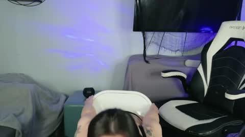 Cassandra Chaos online show from April 8, 2:14 am