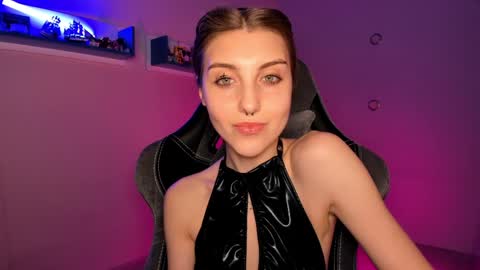 Snapshot of cassiablade1 chatting on January 20, 6:43 pm Seductress Cassia FINDOM AND SADISM NO NUDE online show from January 20, 6:43 pm
