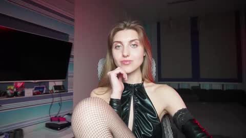 Snapshot of cassiablade1 chatting on September 21, 7:01 pm Seductress Cassia FINDOM AND SADISM NO NUDE online show from September 21, 7:01 pm