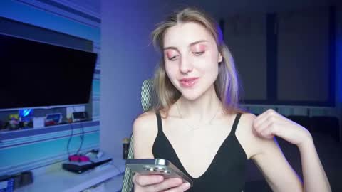 Snapshot of cassiablade1 chatting on September 20, 6:50 pm Seductress Cassia FINDOM AND SADISM NO NUDE online show from September 20, 6:50 pm