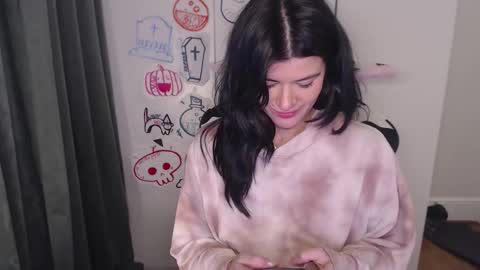 Snapshot of cassiealvarez chatting on October 13, 4:26 am cassiealvarez online show from October 13, 4:26 am