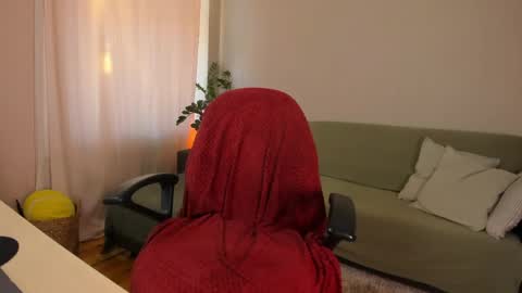  cassandra  online show from April 14, 3:23 pm