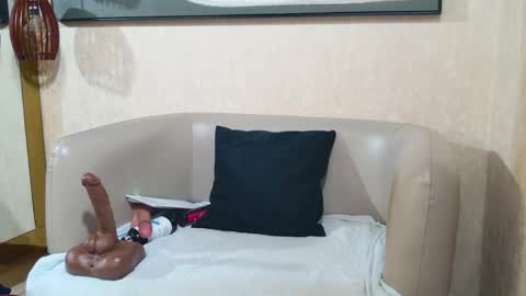 cataleya1_sm online show from November 20, 11:55 am