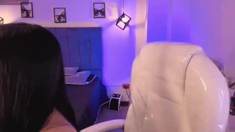 Catalina online show from October 30, 3:31 am