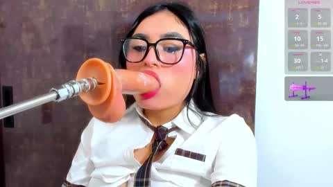 Catalina online show from November 16, 9:37 pm