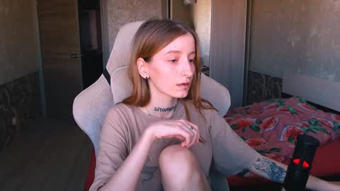 Snapshot of cath_dysphoria_ chatting on December 18, 9:47 am CATH online show from December 18, 9:47 am