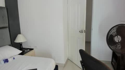 Catleya online show from December 14, 12:33 pm