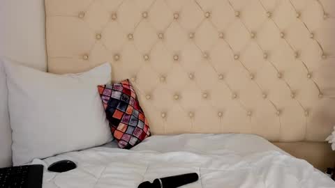 cattaleya_get online show from June 2, 12:39 pm