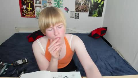 cattie_w_ online show from May 29, 2:09 am