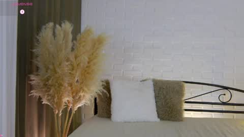 cecillaj online show from March 29, 9:25 pm