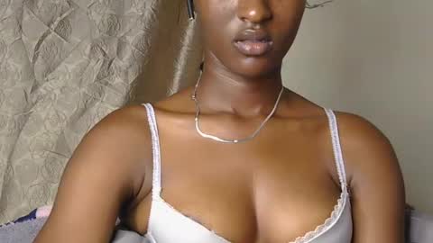 cee_queen online show from June 24, 4:11 am