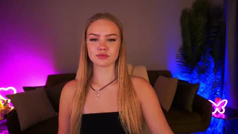 celestenoirr online show from July 3, 7:03 am