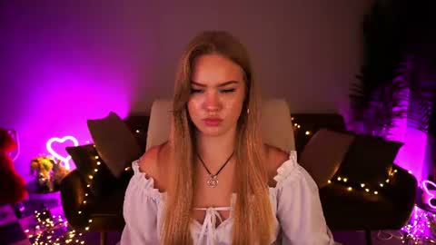 celestenoirr online show from June 23, 1:42 pm