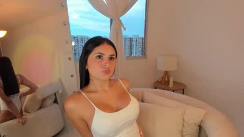 Ari online show from September 19, 8:30 pm