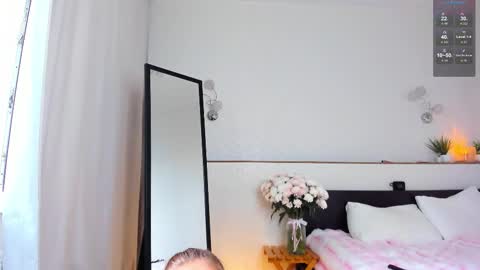 charlottacardi online show from October 27, 5:03 am