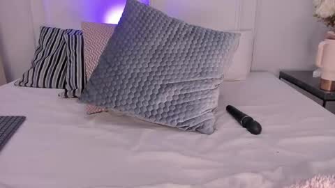 charlottebrownn_ online show from March 6, 1:12 am