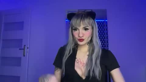 charlottebunnyuwu online show from January 18, 12:51 am