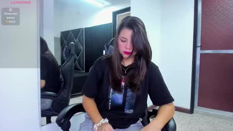 Snapshot of charlottee_starr chatting on October 20, 8:45 pm charlottee_starr online show from October 20, 8:45 pm