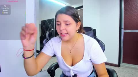Snapshot of charlottee_starr chatting on October 14, 8:44 pm charlottee_starr online show from October 14, 8:44 pm