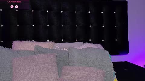 charlotterussel online show from December 28, 11:48 pm