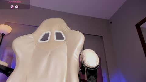 charlotterussel online show from December 7, 3:58 am