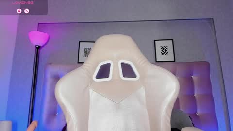 charlotterussel online show from December 12, 10:20 pm