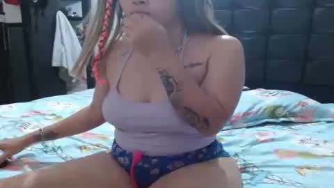 Snapshot of charlottesluthot chatting on February 19, 12:14 am charlotte online show from February 19, 12:14 am