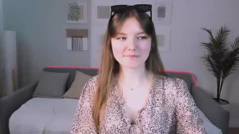 Im Eva online show from May 11, 2:45 pm