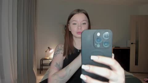 Em online show from January 1, 7:10 pm