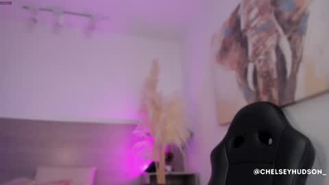 chelsey_hudson online show from September 25, 12:59 pm